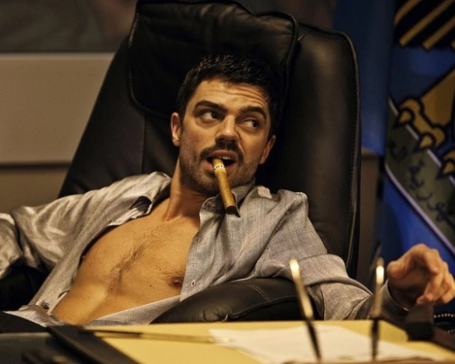 萨达姆儿子乌代折磨人的手段,萨达姆儿子乌代真实资料