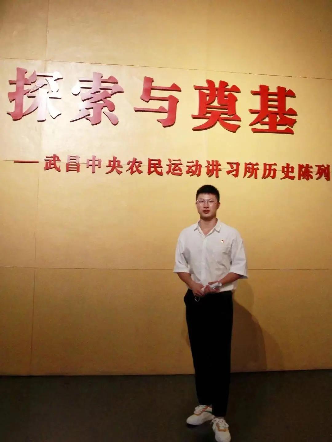 台上台下一把好手，武交院的这个小伙儿，靠谱