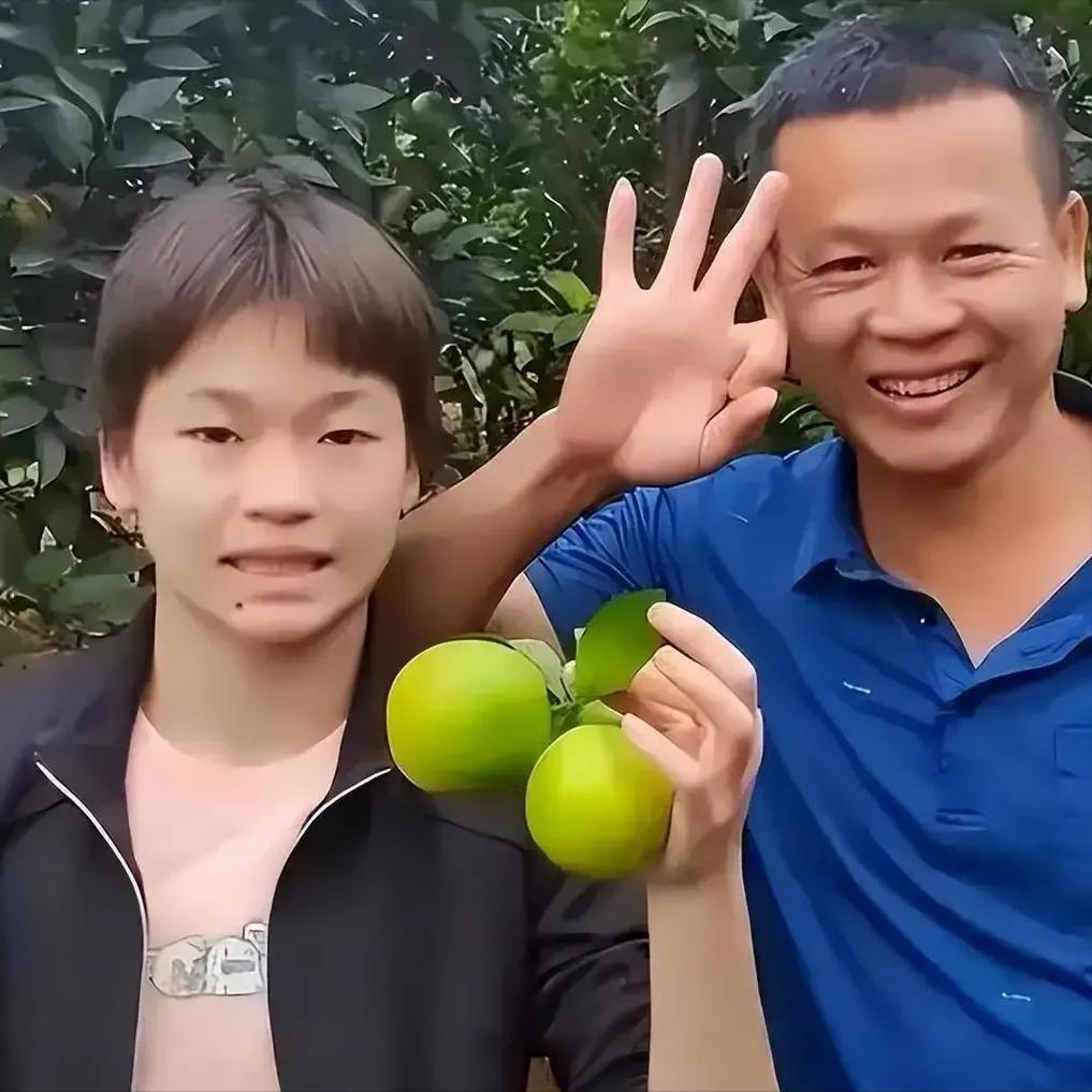 奥运冠军全红婵与他人合影,奥运冠军全红婵简历