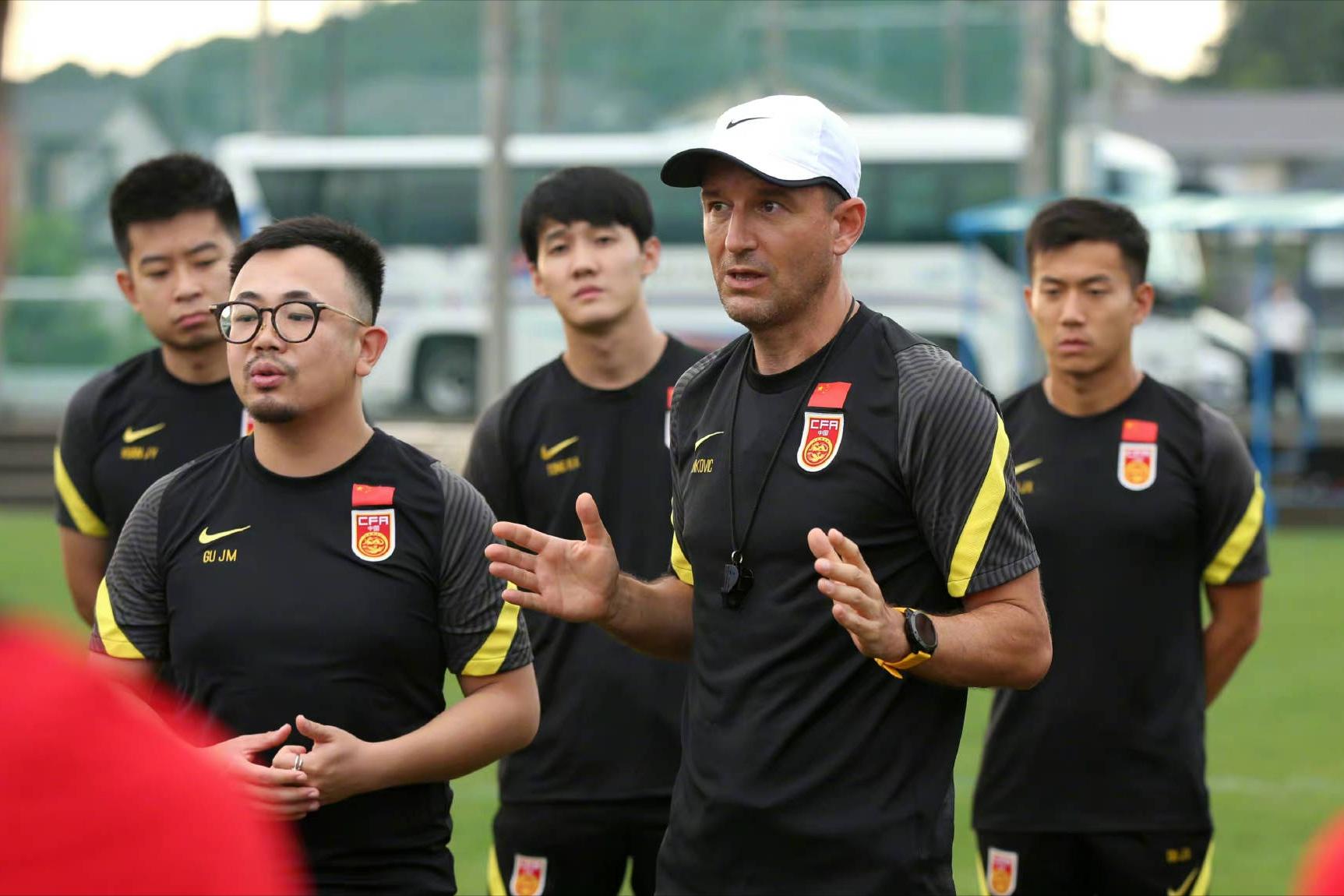 国足主帅李霄鹏最新视频,国足最新消息李霄鹏