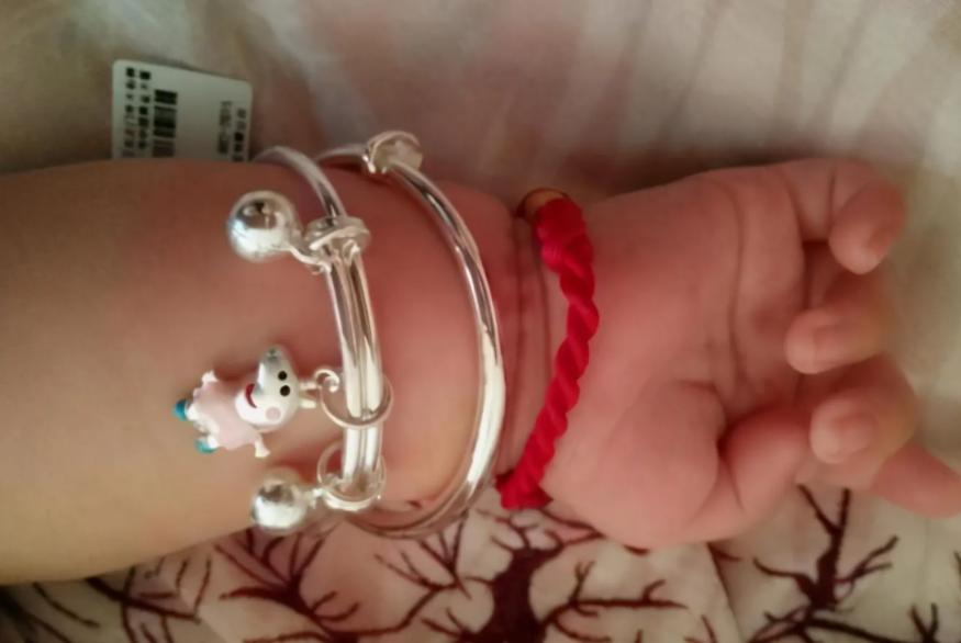 大连机场查获辐射能量石,19年大连海关检测核辐射石头