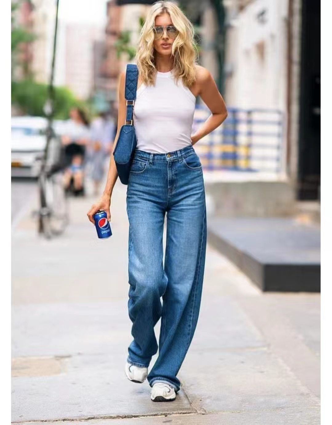 小苏打洗牛仔裤会不会掉色,牛仔裤洗的时候掉色正常吗