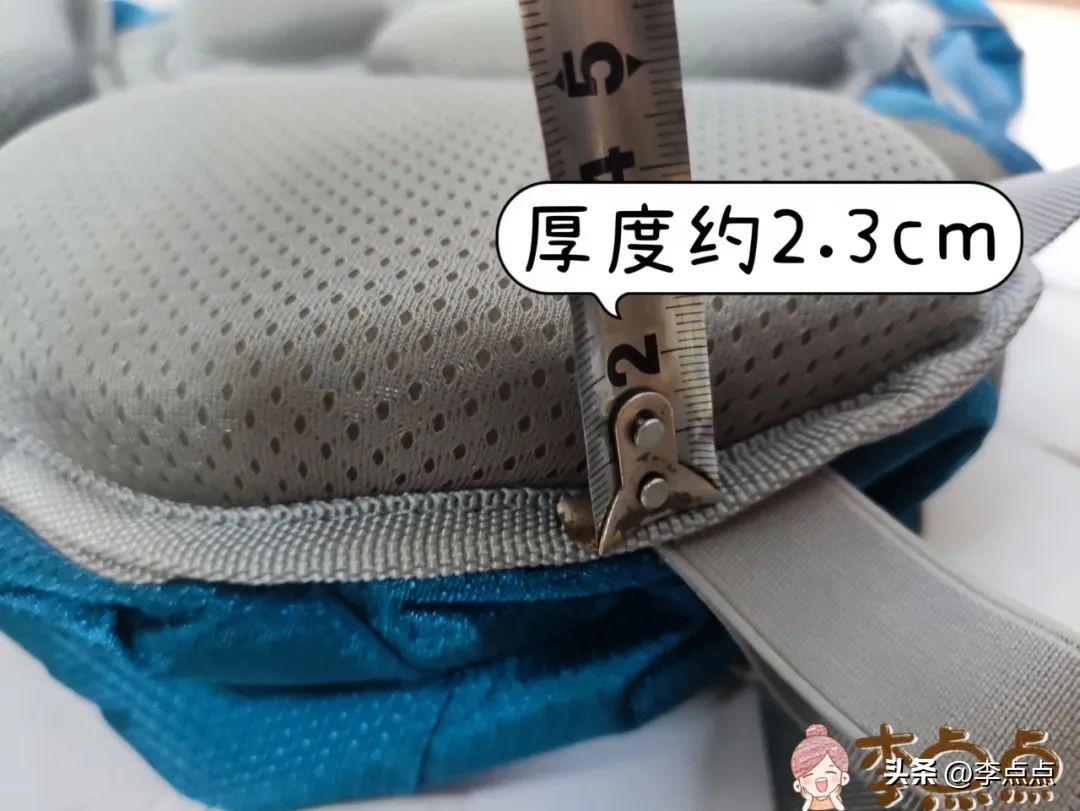 给小孩买奥特曼书包,给孩子们买奥特曼