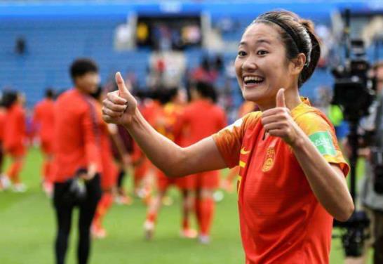 安徽一老师编“男足”段子，学校当标语滚动*放播**，结果有些意外