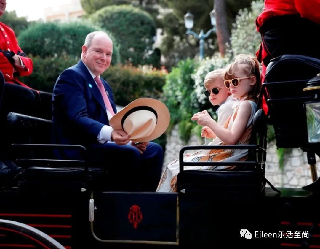 收钱才不离？70亿豪门夫妇为什么难破婚变传言？