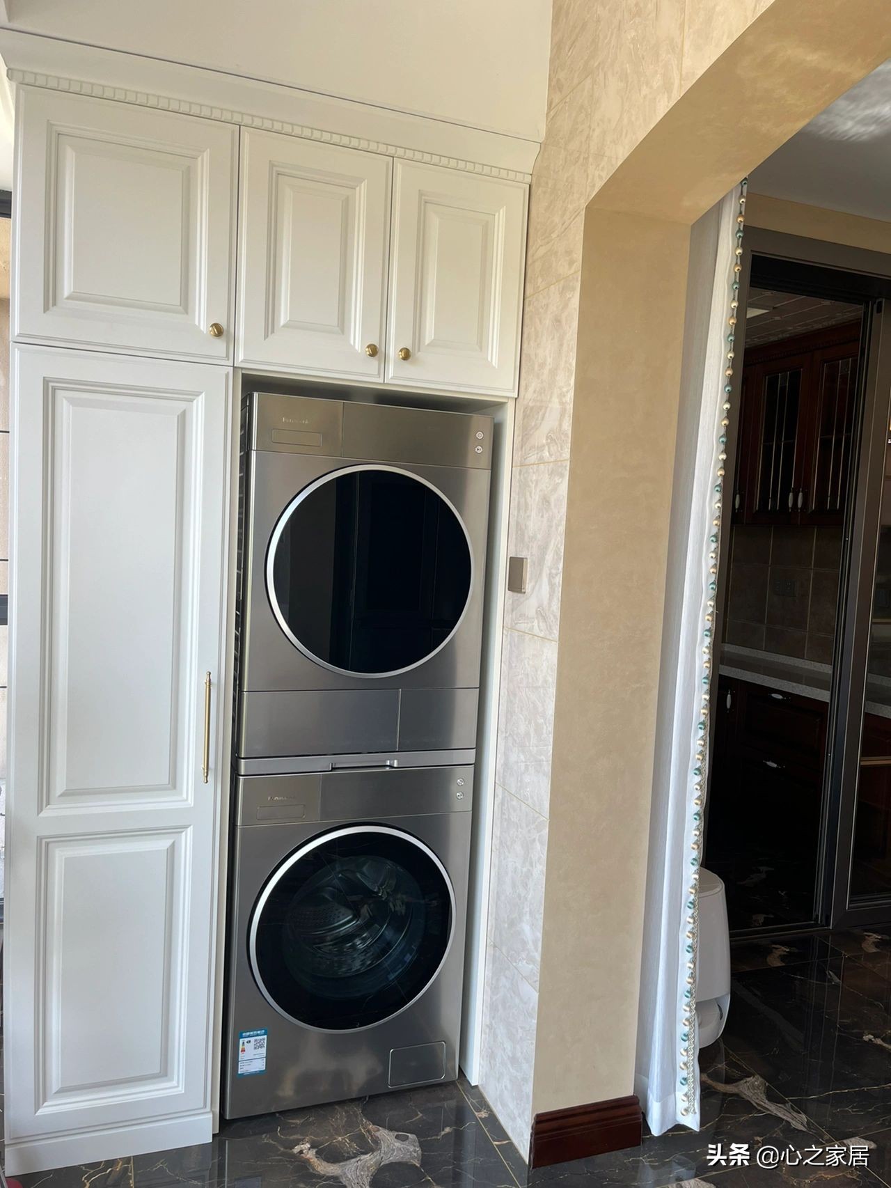 美式挑空栏杆装修效果图,美式装修风格过道全屋效果图