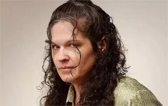 2006年，美国黑人小伙喜中3000万彩票，3年后尸体在水泥中被发现