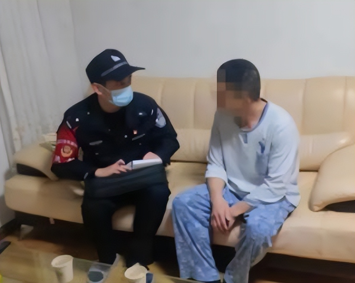 2015年男子打游戏时,腿部出现神秘红点,去医院检查才发现中弹了