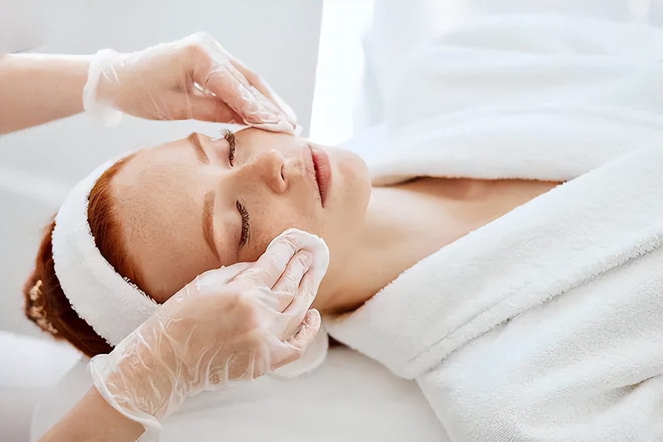 巨子生物生产面膜的机器,巨子生物赴港ipo