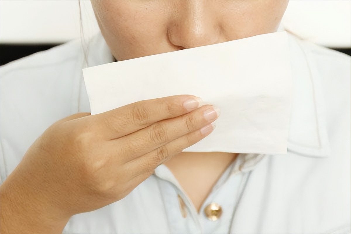 咳出黑痰黄痰白痰分别代表什么,痰是绿色的提示什么病