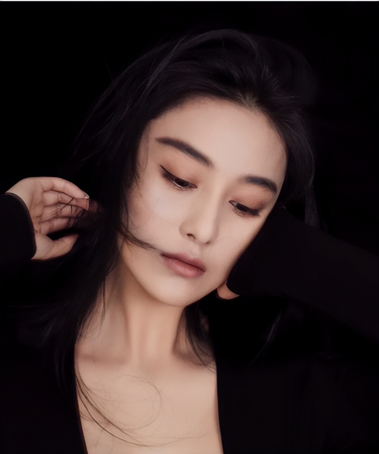 张馨予婚姻困境,张馨予与何捷结婚后宛如贤妻良母