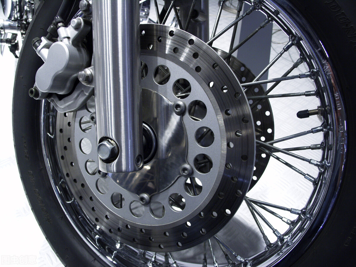 台铃电动车碟刹和鼓刹有什么区别,碟刹和鼓刹哪个制动距离最短