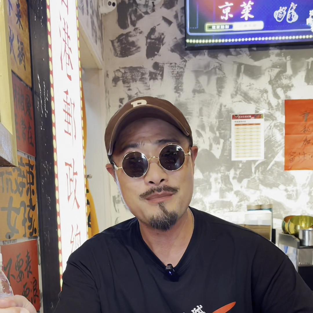 很久没吃到这么优秀的锅底了，就是离我有点远，虢镇的朋友...