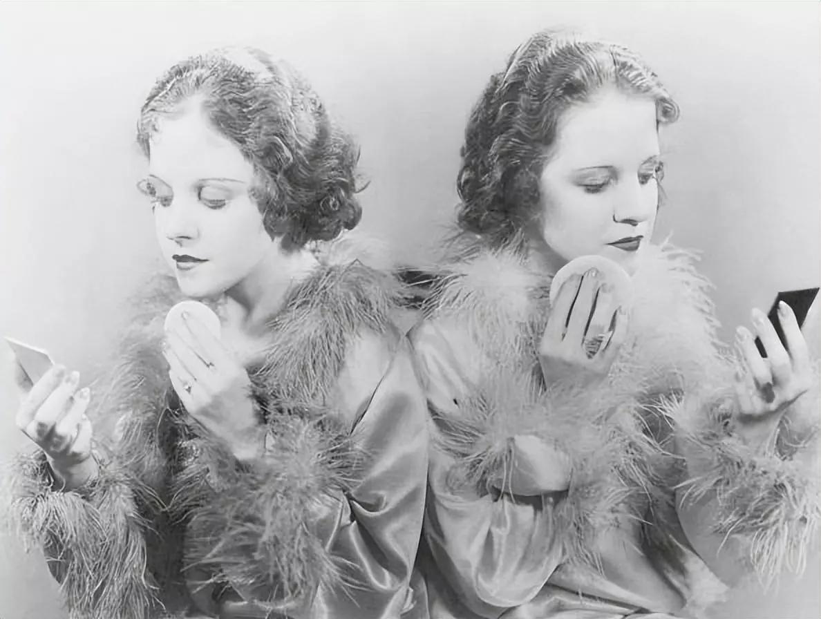 印度连体双胞胎兄弟,印度连体姐妹同嫁一个男人