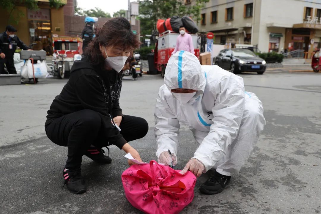 温馨服务不缺位24小时守护温暖,管控区的暖心服务