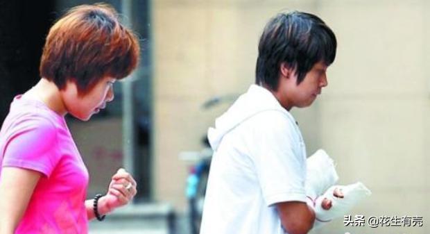 王濛周洋夺冠的高光时刻,王濛周洋冻手冻脚变年轻