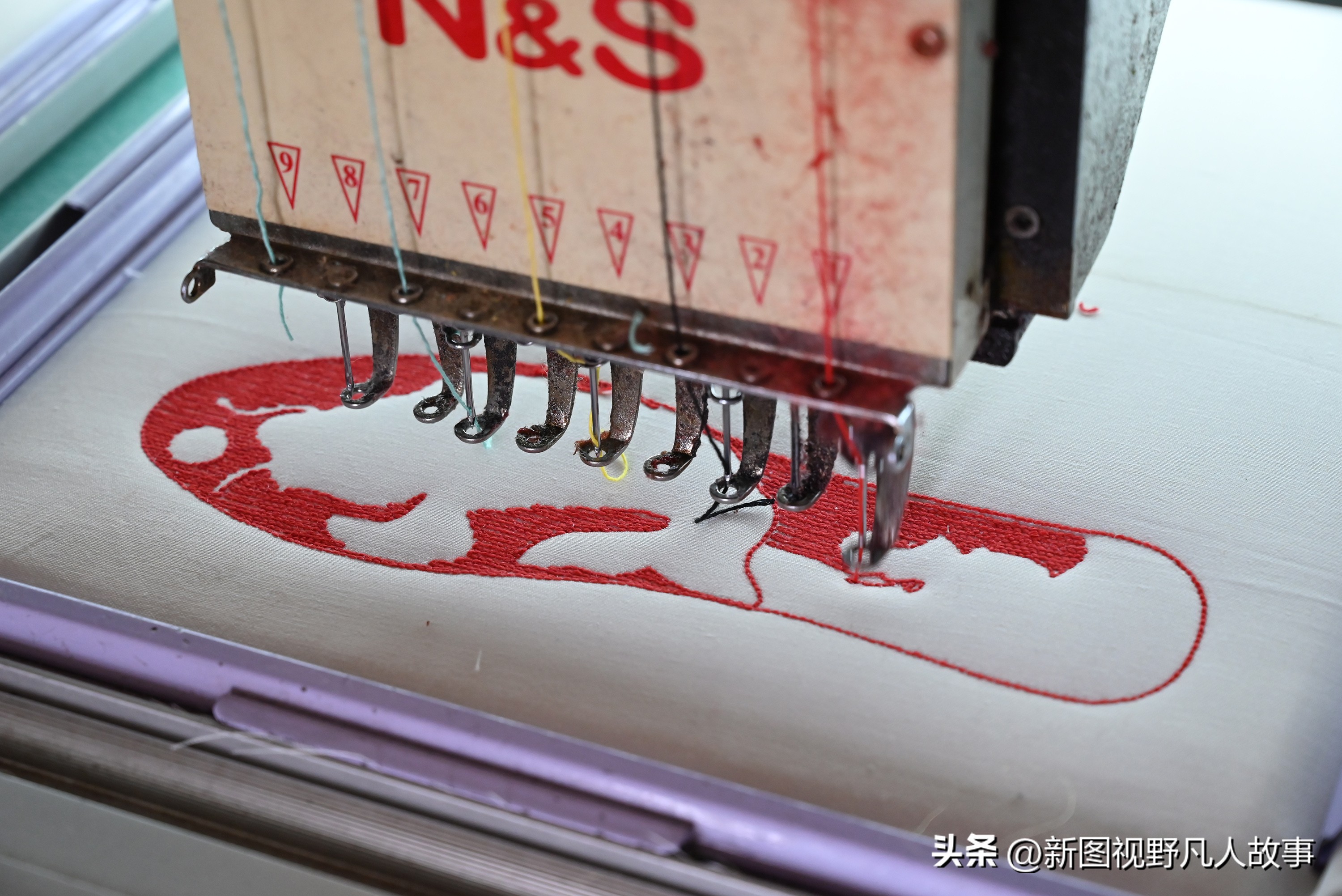 他，3岁患小儿麻痹，拒绝“躺平”，拄拐打拼38年，实现财务自由