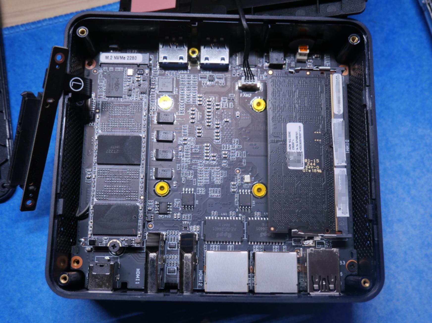 再也不怕投屏被限。零刻EQ12全能小主机直连电视，4K资源轻松看。