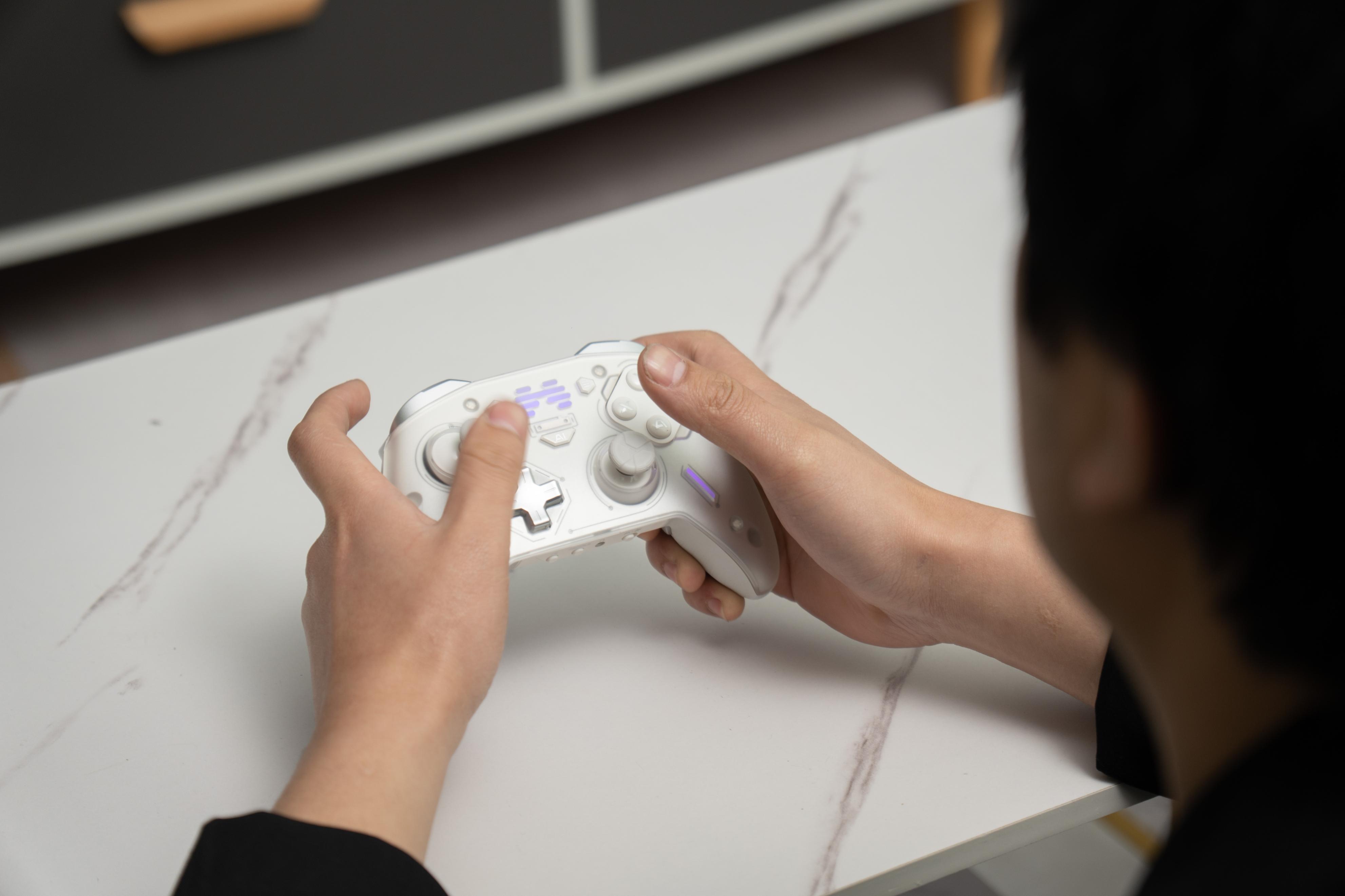 北通游戏手柄宙斯2,北通宙斯2手柄好还是pro手柄好