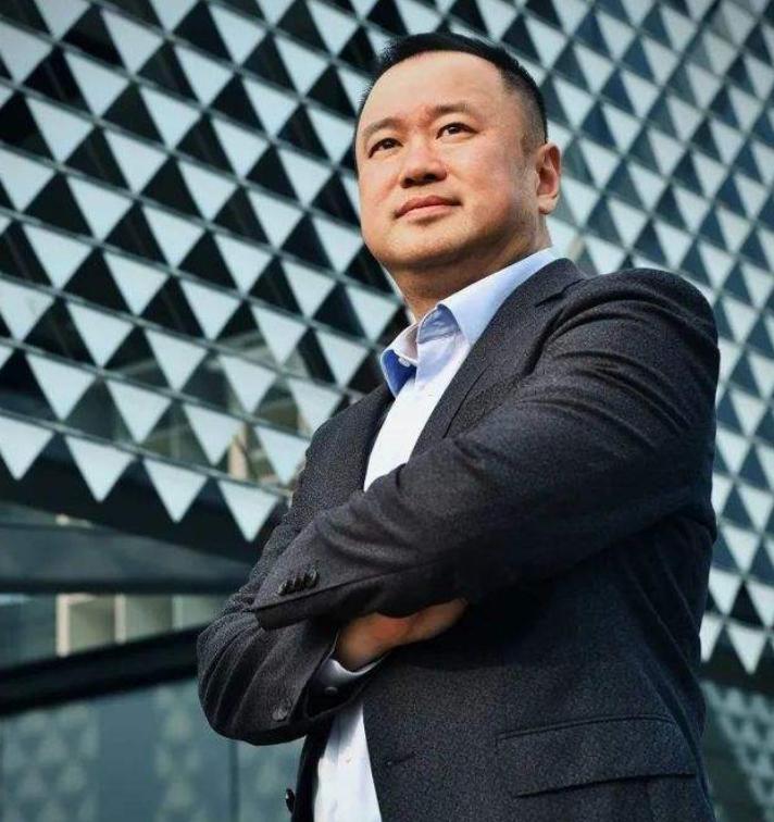 山东手套大王：疫情18个月赚130亿，减持股票套30亿，被股民骂翻