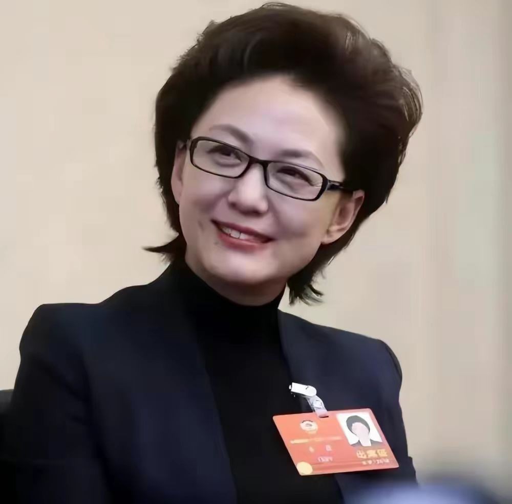 央视主持人海霞经历及婚姻家庭,央视主持人海霞个人简介