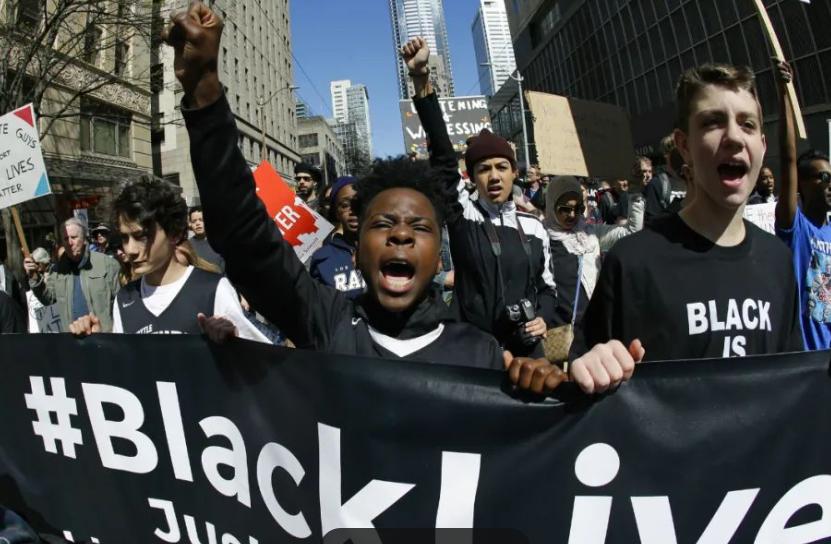 非洲女孩巴特曼因有巨臀,一生被赤身裸体展览,死后还被做成标本