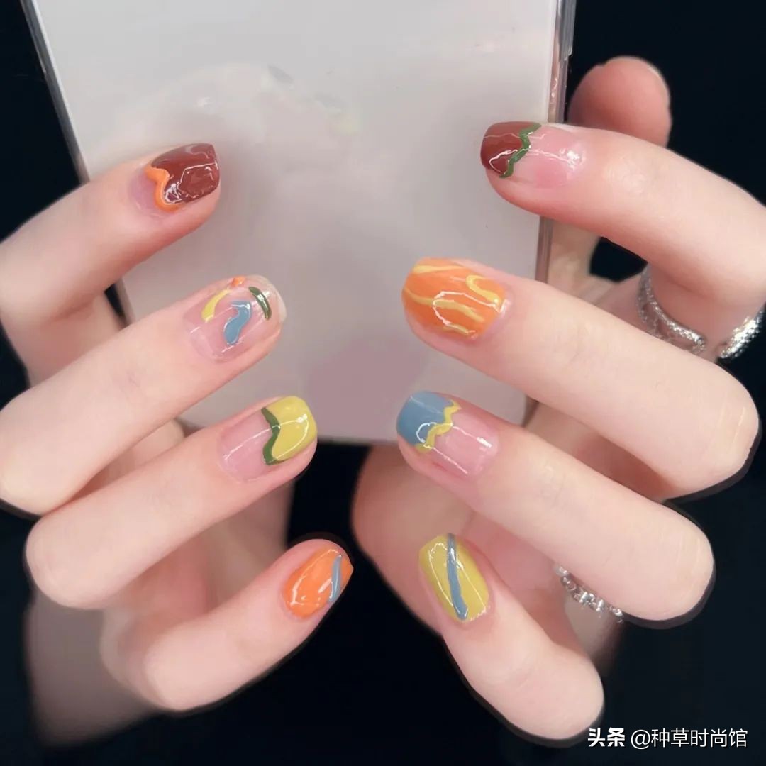 秋冬超显白高级感美甲,春日美甲图片最新款百搭