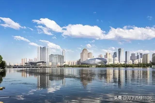 辽沈大地，沃野千里。最新一届中央委员和候补委员中有多少辽宁人