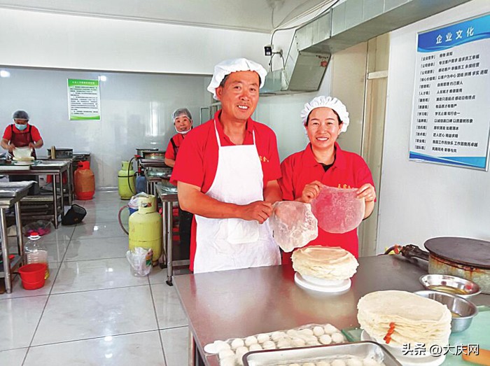 女强人带领农村人创业,女强人带村民致富