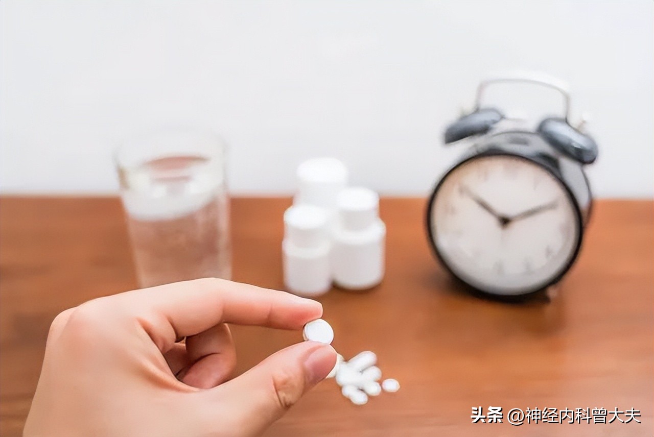 左侧岛叶区腔隙性脑梗死的症状,什么是腔隙性脑梗会引起什么症状