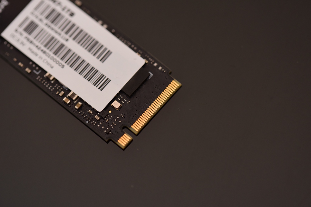 宏碁掠夺者gm7000对比致钛7100,宏碁掠夺者gm7需要什么插口