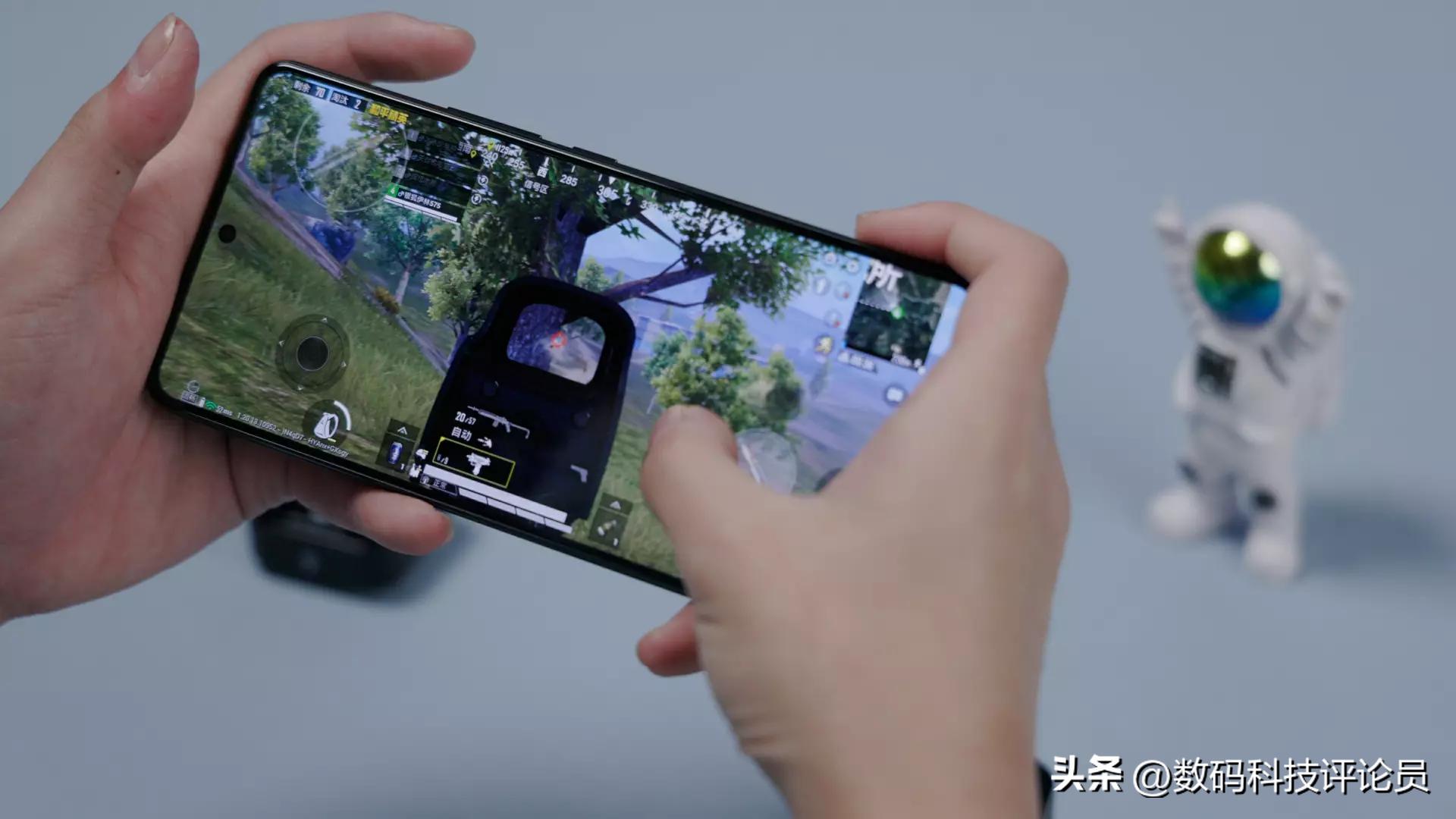 iqoo11pro跟vivox90哪个更值得,iqoo11与vivox90哪个值得入手