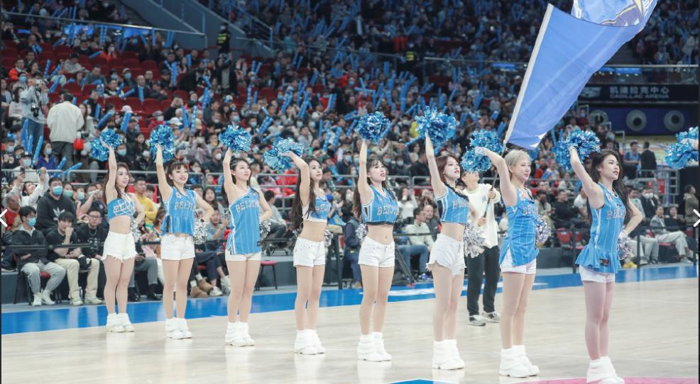 宋小粤和黄逸辉,cba啦啦队黄逸辉vs宋小粤