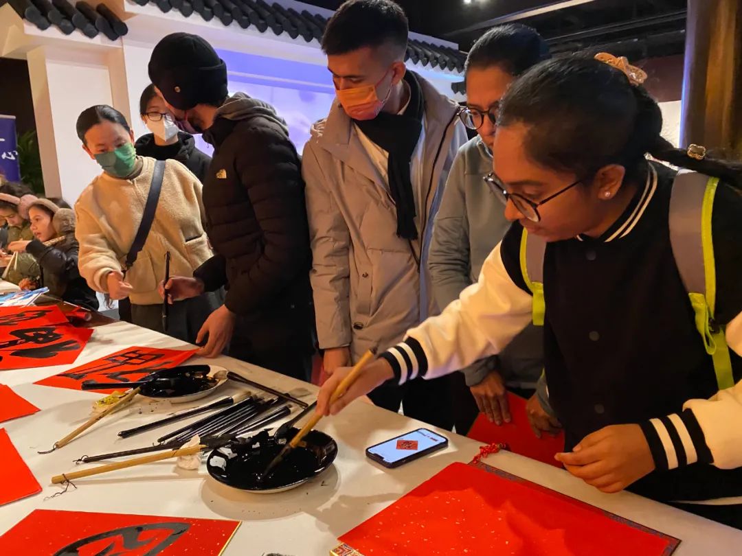 亚运遇上非遗！黏土捏出来的宸宸太萌了