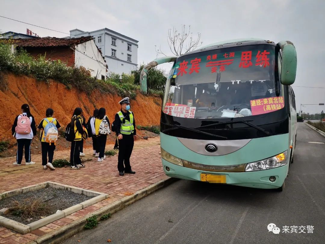 这名司机竟然不知道自己车上有多少名乘客!