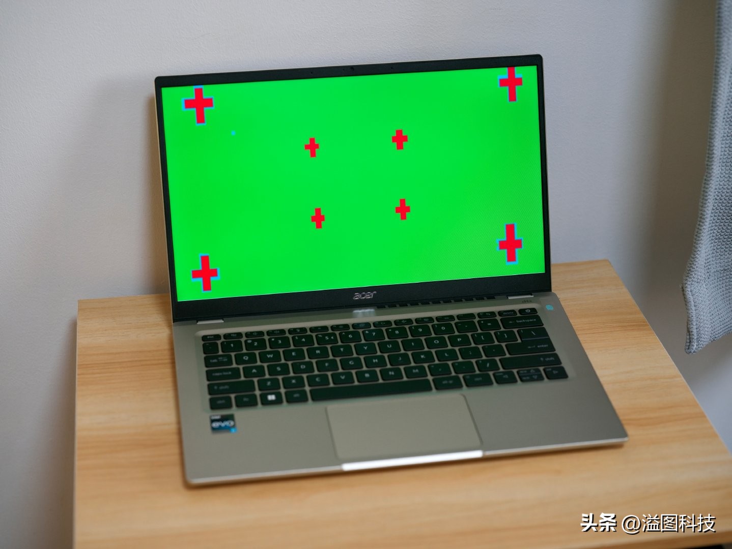 宏碁非凡s3的无线鼠标插口在哪,宏碁非凡s3自动感应亮度怎么关