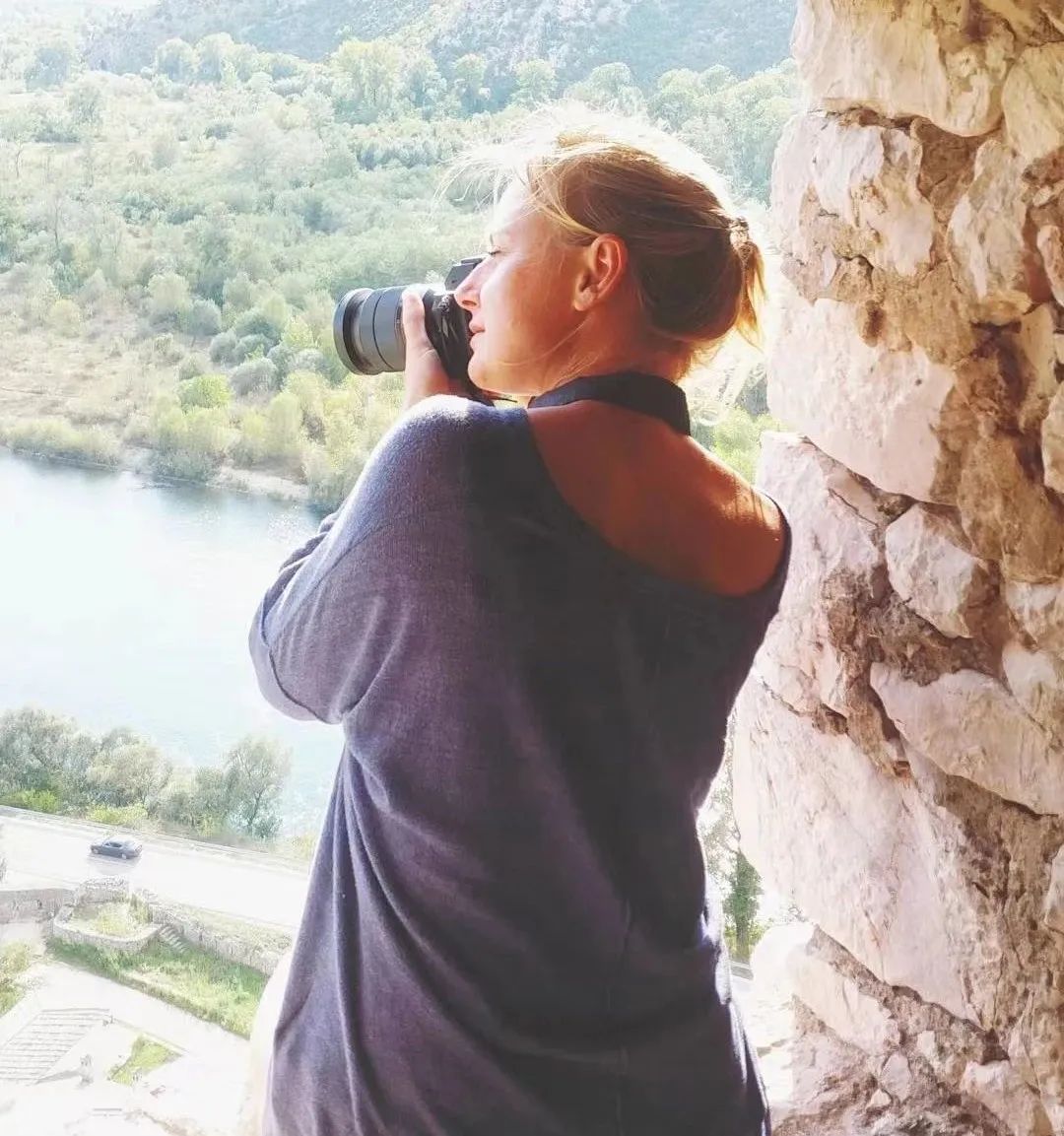 这对年轻夫妻放弃高薪，旅行2年花光存款，潇洒8年后向全网凡尔赛