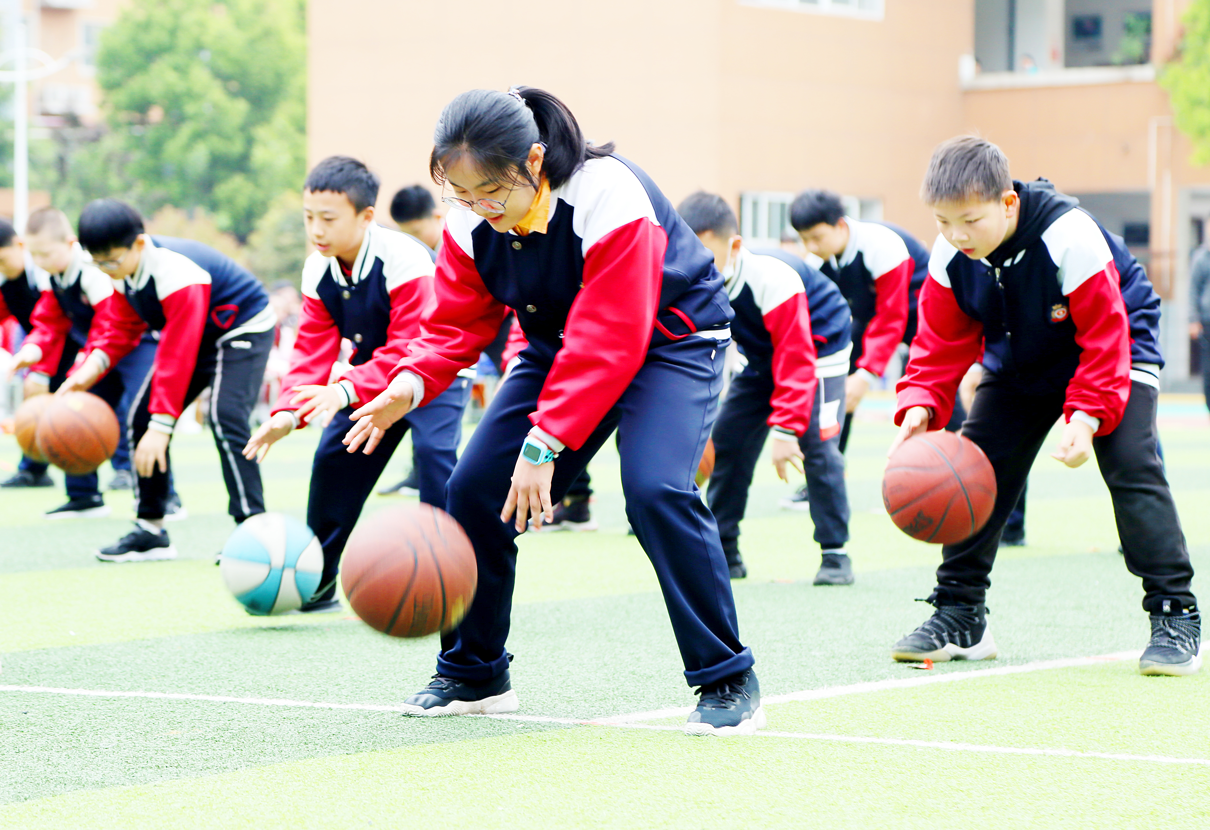 让校园成为师生幸福成长的乐园,让学校成为孩子幸福的乐园