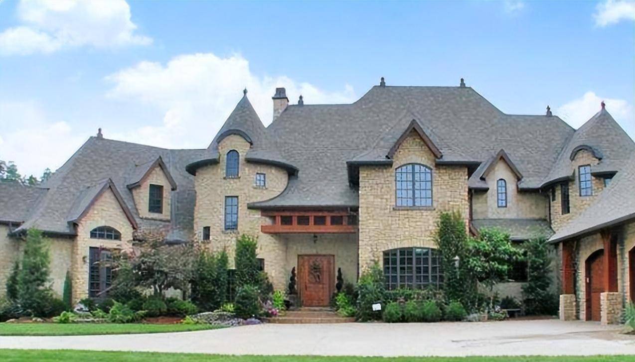 嘴上说着爱国，两个儿子却都是美国籍，易建联到底是怎么想的？