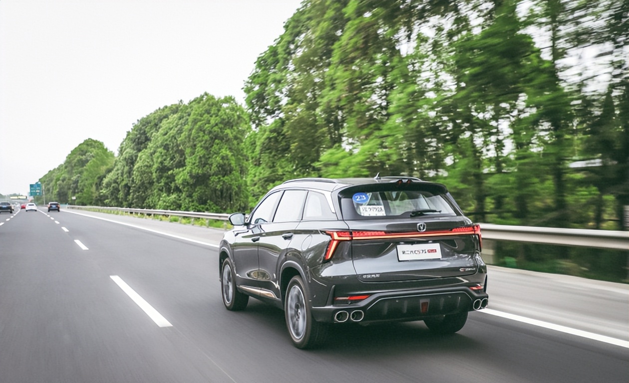 2.0第一代长安cs75值得入手吗,第二代长安cs75测试