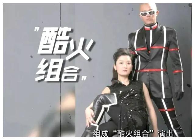 凤凰传奇24年前的约定五五分账,凤凰传奇凭什么五五分账