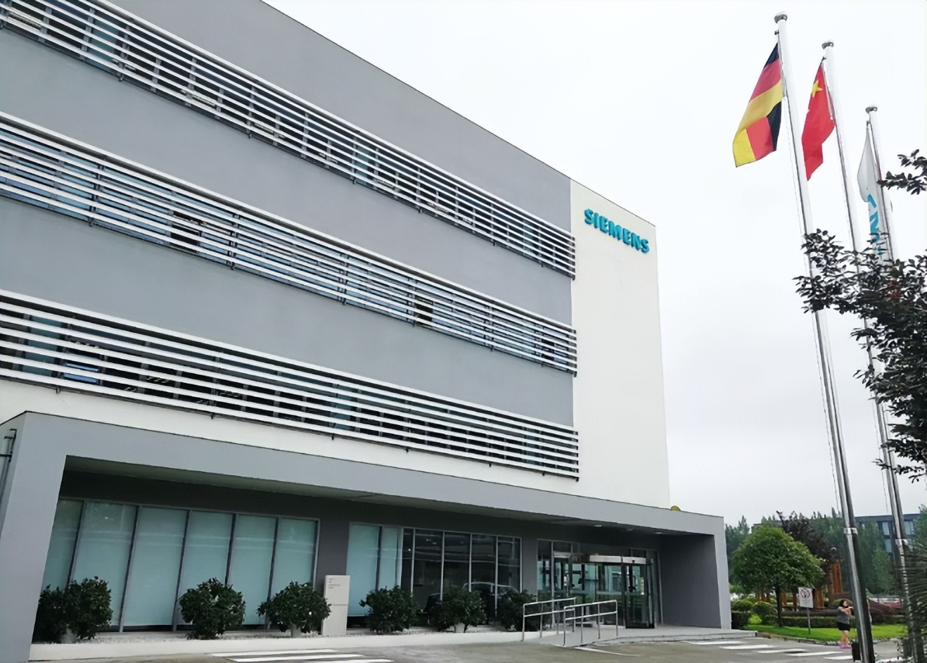 全球第一家灯塔工厂,西门子灯塔工厂数字化技术探秘