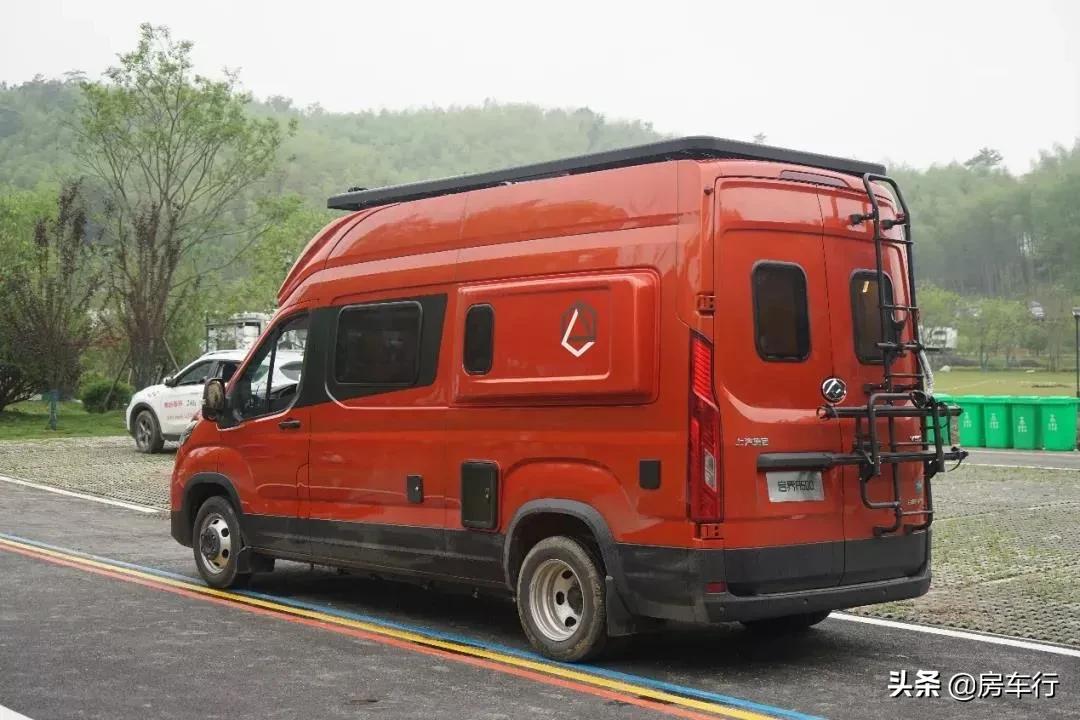 13万b型房车有几款可选,大通旅行家v90房车2021年