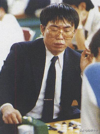 聂卫平替*伟民袁**教育儿子以及男子围棋队与女子排球队的室内足球赛