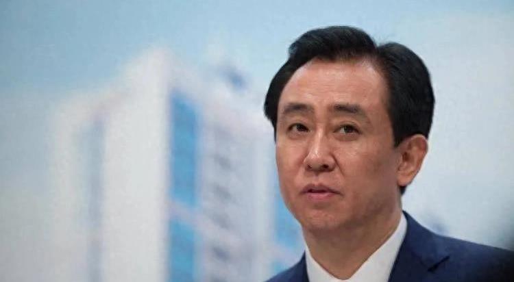 许家印耗巨资2800亿造车,许家印和他的高管生活有多奢侈