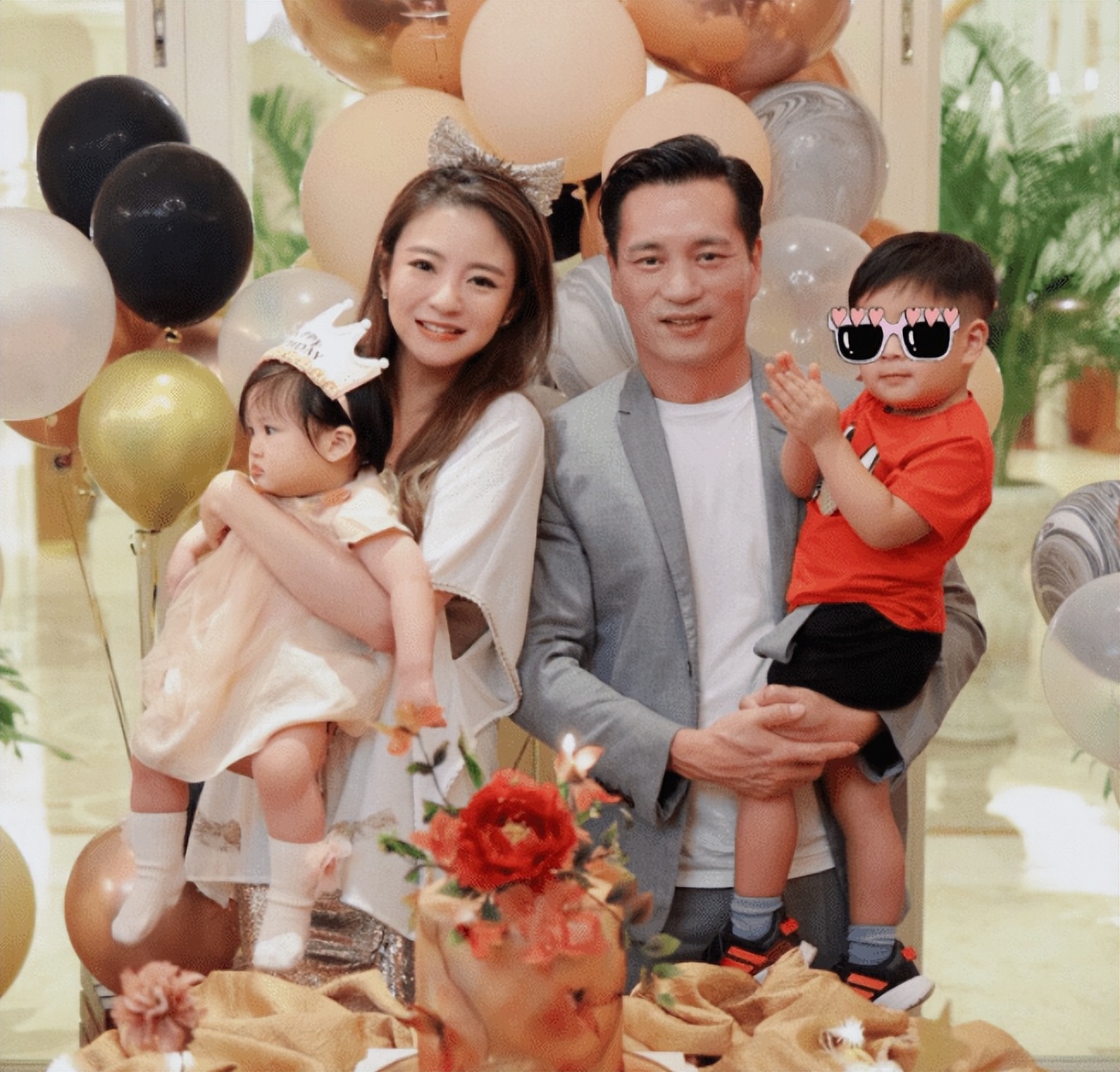 “安以轩老公”陈荣炼的毁灭史：百亿身家、美艳娇妻，都成浮云