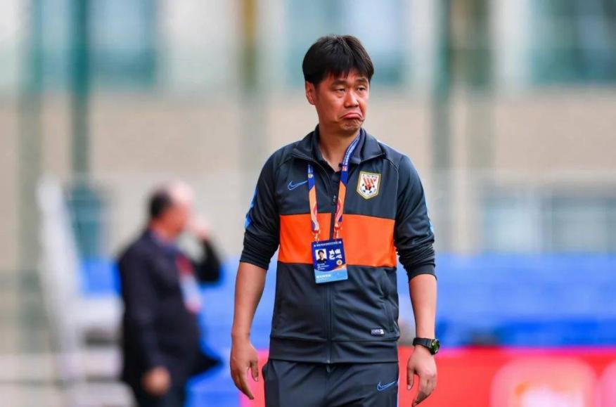 李霄鹏和李铁的区别,热议李霄鹏执教国足董路注定艰难