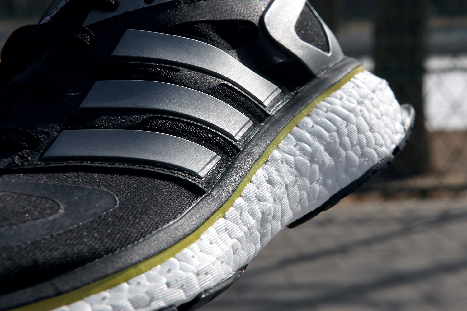 新UB来了？中底厚度惊人，boost纹理改变，阿迪这次够惊喜