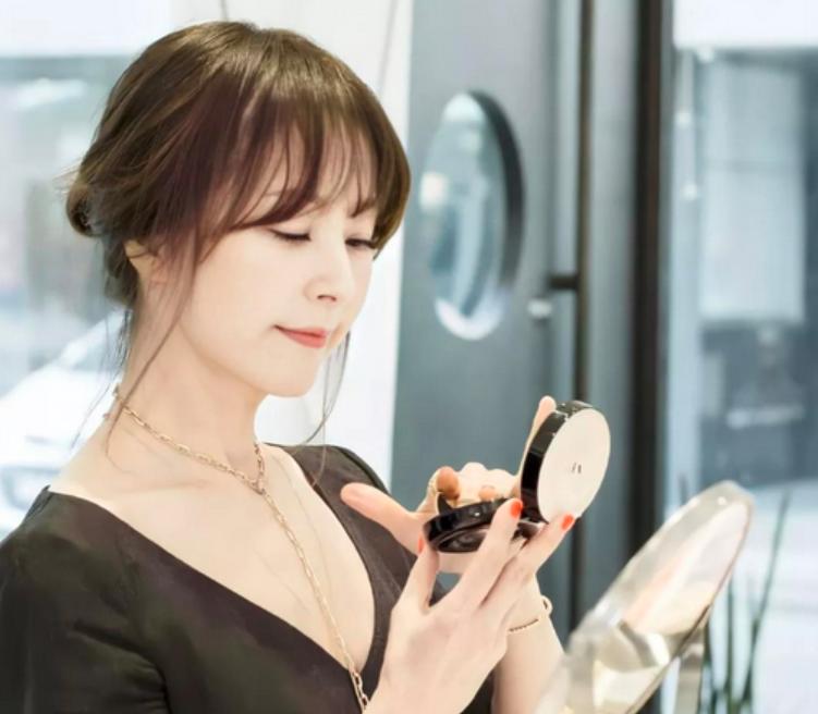 10位“冻龄魔女”：有人72岁身材还像27岁，91岁老祖心态宛如少女