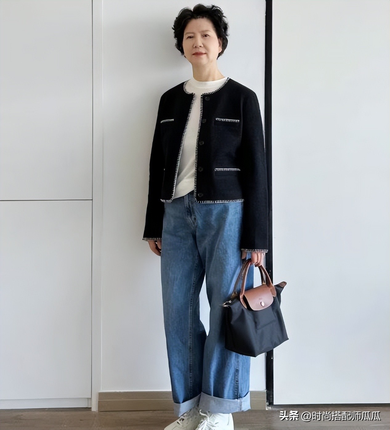 过了五十岁穿三种颜色洋气显白,中年适合穿什么色显瘦